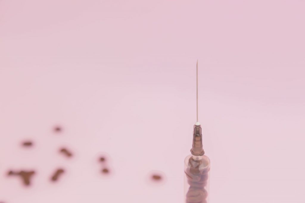 Injection acide hyaluronique Dr Guzman Chirurgien Esthétique à Paris