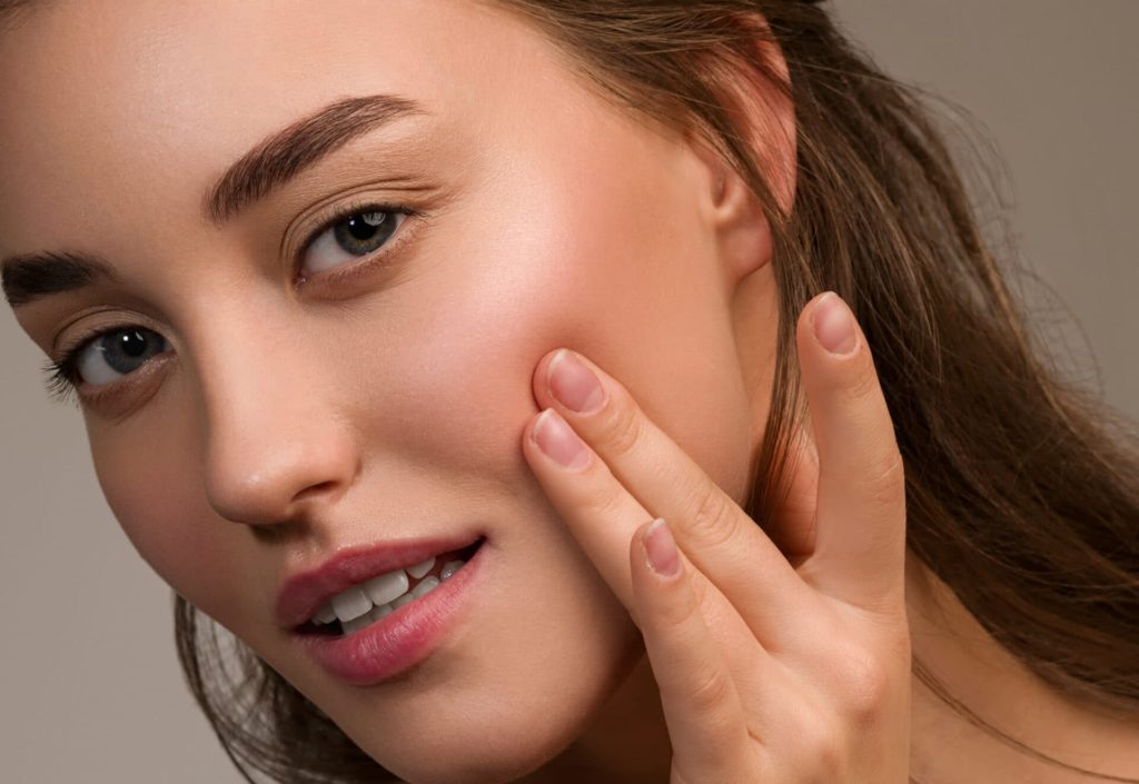 Soin visage hydratation Dr Guzman Chirurgien Esthétique à Paris 7